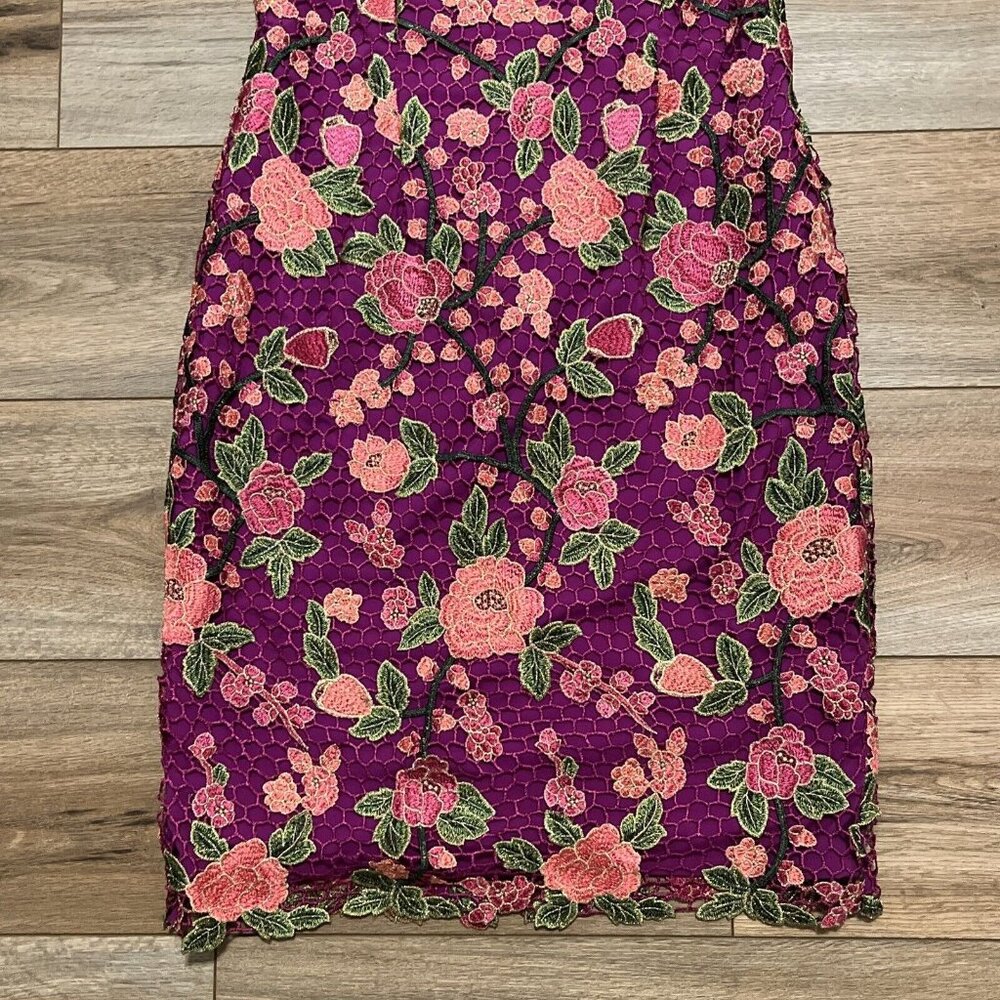 Women's Badgley Mischka Sheath Dress SZ 8 Purple Floral Overlay Sleeveless - Picture 3 of 11